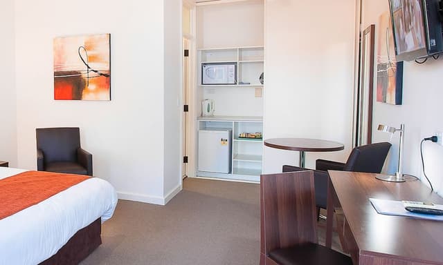 Deluxe Suite, 1 Queen Bed