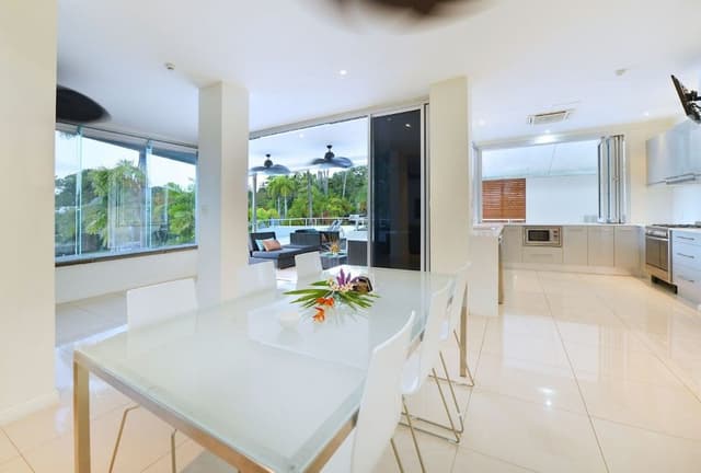 Sun Deck 2 Bedroom Apartment
