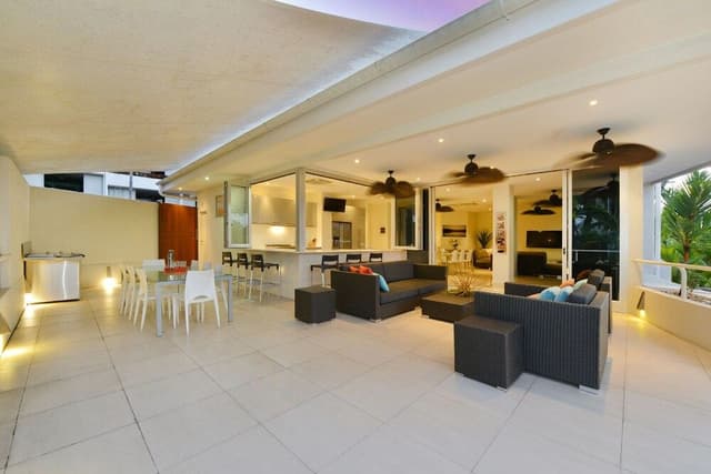 Sun Deck 2 Bedroom Apartment