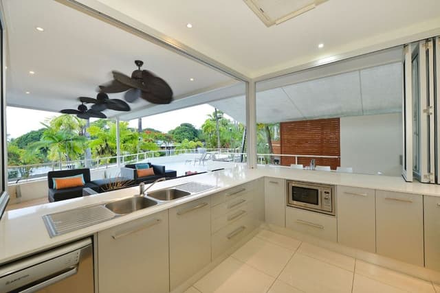 Sun Deck 2 Bedroom Apartment