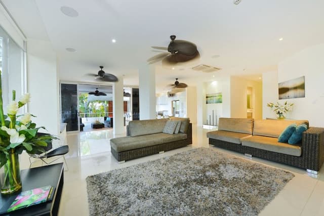 Sun Deck 2 Bedroom Apartment