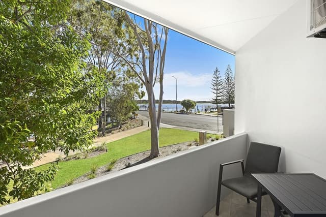 Superior Twin Room, Balcony, River View