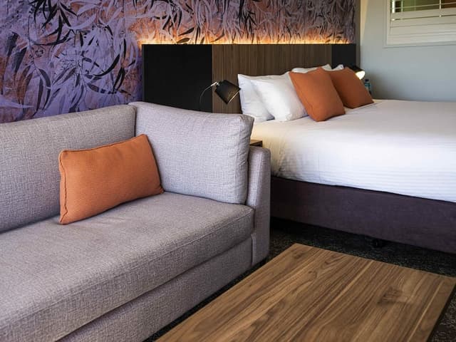 Standard Studio, 1 King Bed