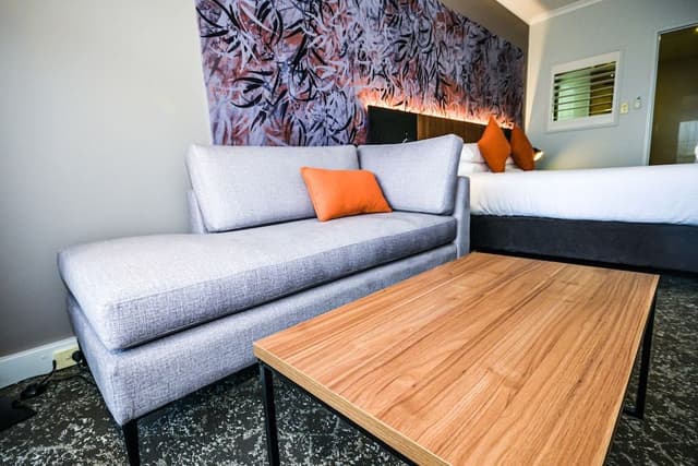 Standard Studio, 1 King Bed