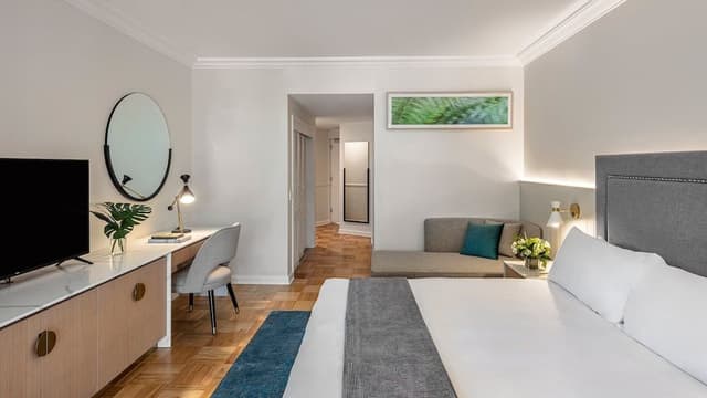 Classic Room, 1 King Bed, Lagoon View