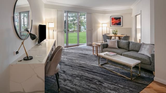 Suite, 1 King Bed with Sofa bed, Garden View (Homestead)