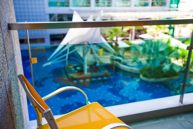 Deluxe Pool View Room