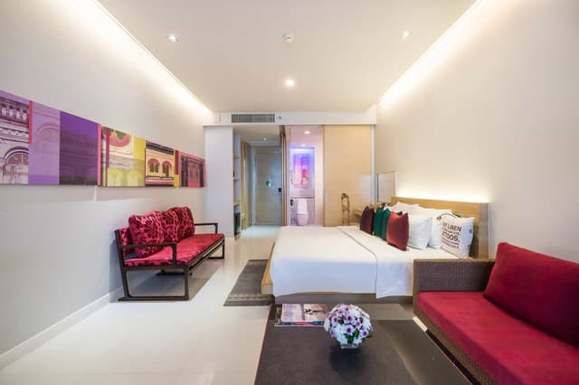 Deluxe Jacuzzi Room