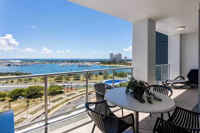 2 Bedroom Ocean View Queen + 2 Singles