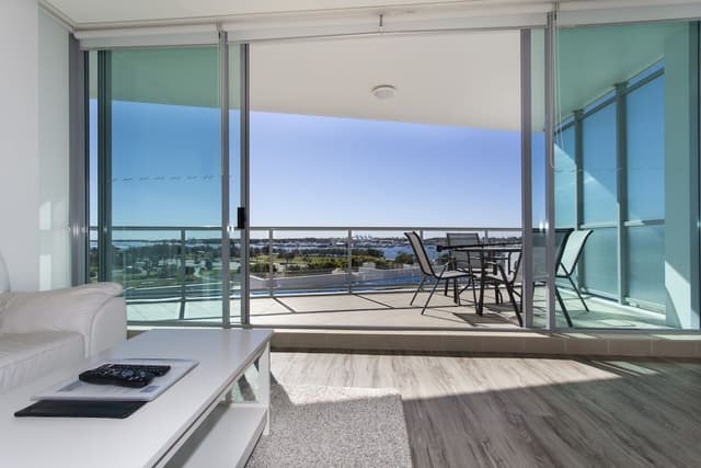 2 Bedroom Ocean View Queen + 2 Singles