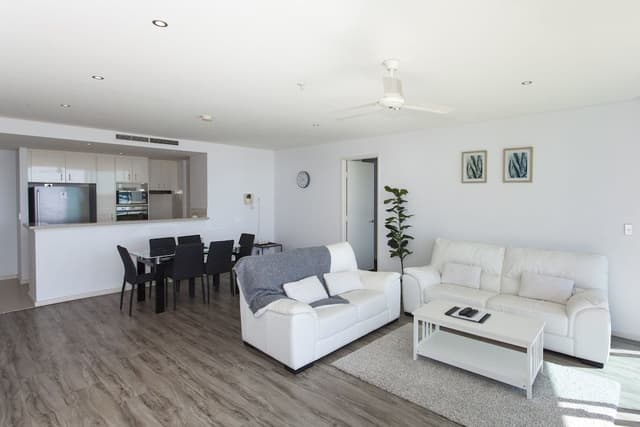 2 Bedroom Ocean View Queen + 2 Singles