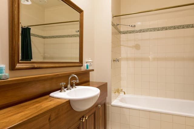 Manor suite