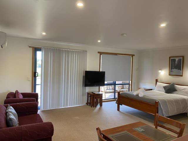 Superior Garden Apartment