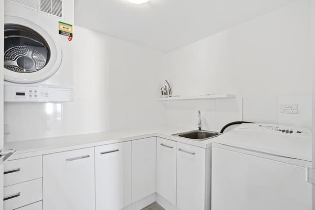 4 Bedroom Sub-Penthouse (North)