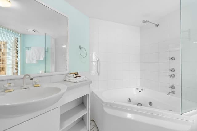 1 Bedroom Hinterland View Spa Apartment