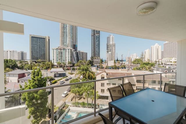 2 Bedroom 2 Bathroom Apartment