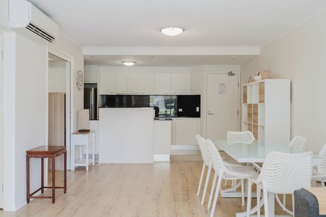 2 Bedroom 1 Bathroom Apartment
