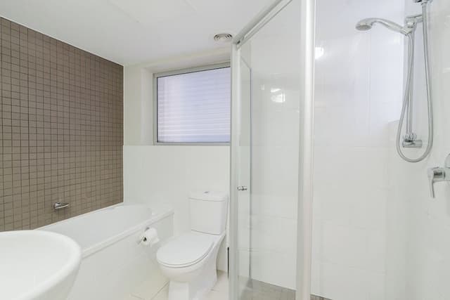 2 Bedroom 2 Bathroom Apartment