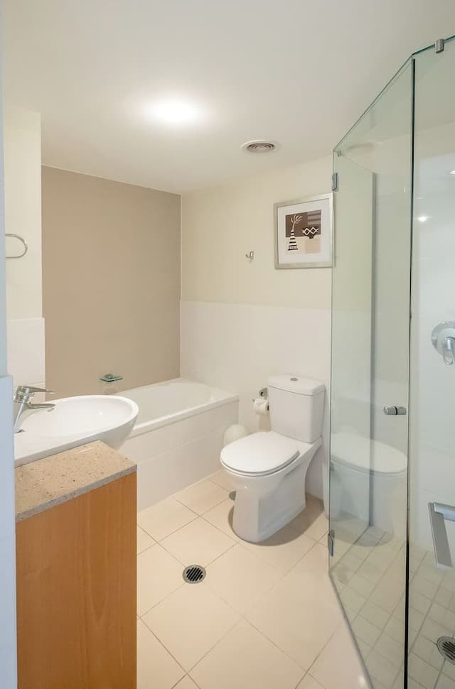 3 Bedroom 2 Bathroom Sub Penthouse