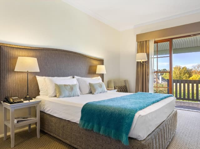 Highland Queen Room