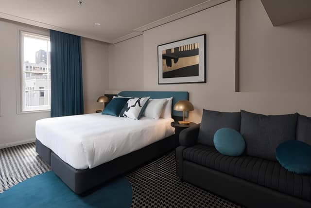 King Plus Sofa Room