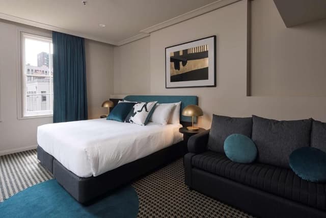 King Plus Sofa Room
