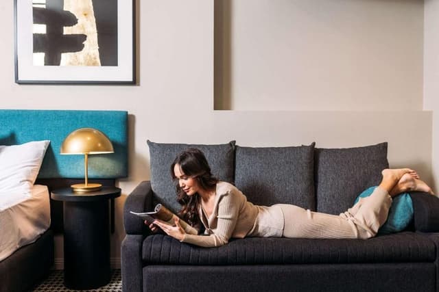 King Plus Sofa Room