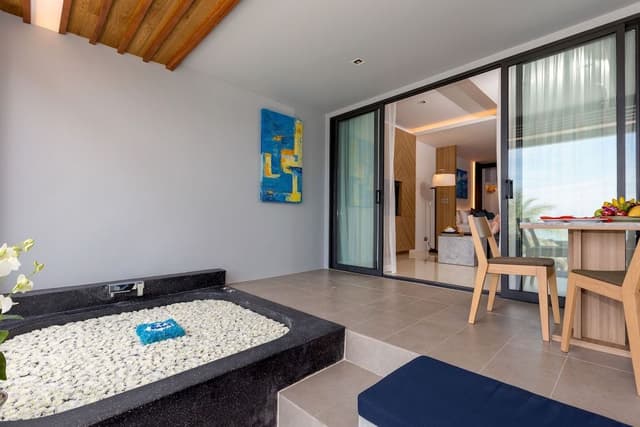 Luxury Beachfront Suite