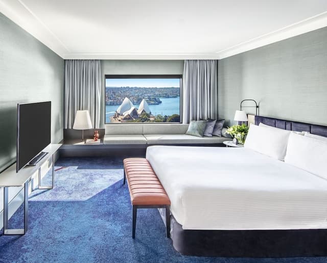 1 King 1 Bedroom Suite Opera House View