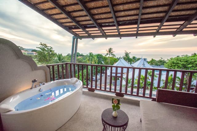 Honeymoon Suite