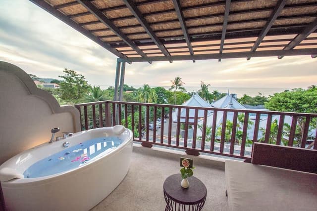 Honeymoon Suite
