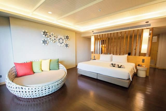 Honeymoon Suite