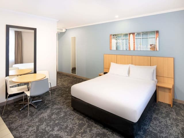 Standard Room, 1 Queen Bed