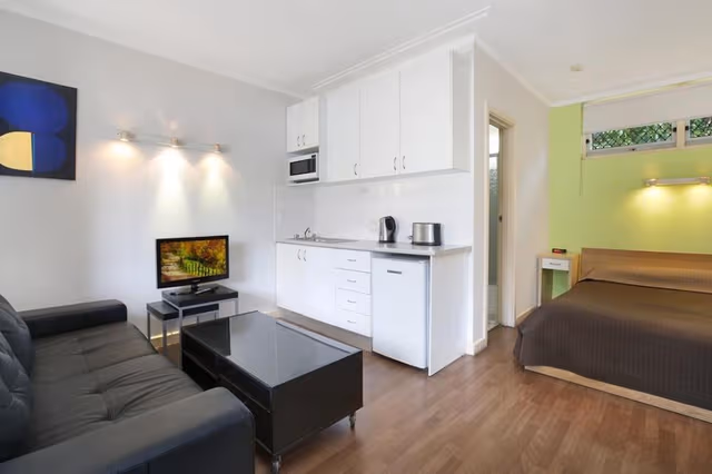 Queen Studio Apartment