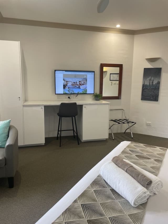Luxury King Room