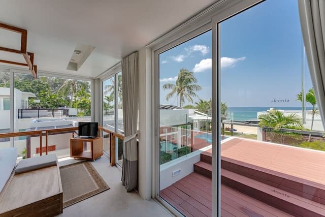 4 Bedroom Beachfront Villa