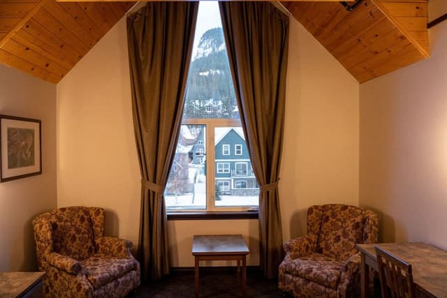 Loft, Multiple Beds