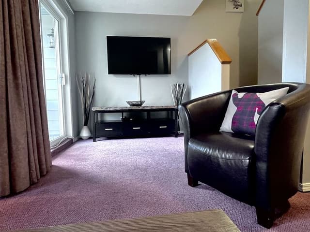 Three-Bedroom Apartment 108, No air conditioning