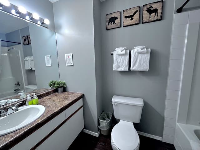 Three-Bedroom Apartment 117 - Loft, No air conditioning