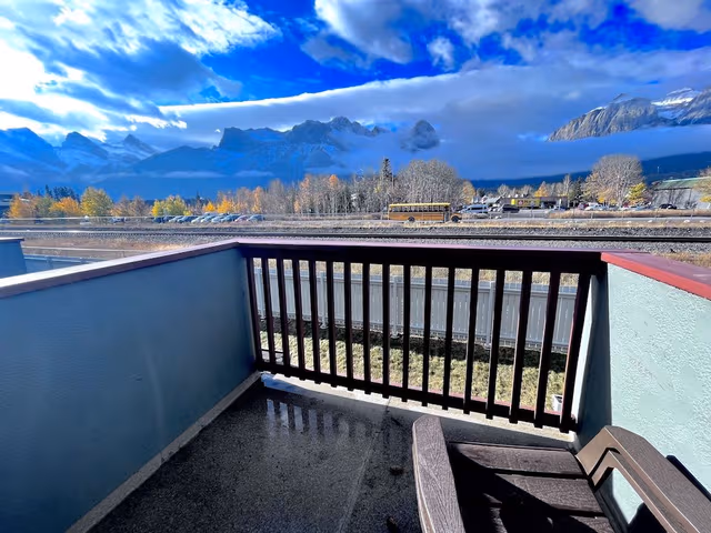 Three-Bedroom Apartment 117 - Loft, No air conditioning