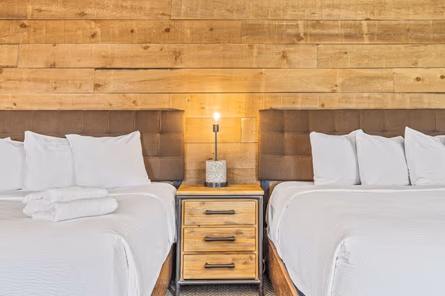 Deluxe Double King Room