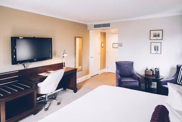 Traditional Room, 1 King Bed