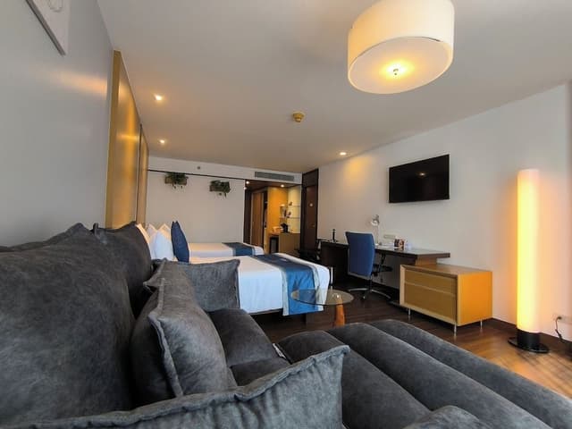 Premier Friend & Family Connecting Room