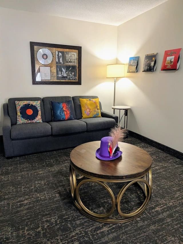 Suite, 1 King Bed, Non Smoking, Refrigerator & Microwave (Theme Room;with Sofabed)