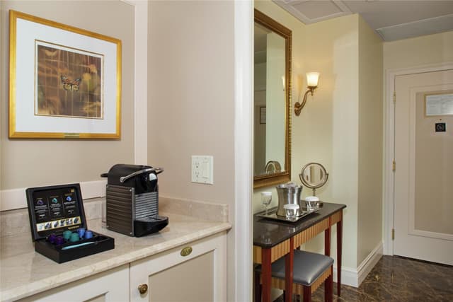 2 QUEEN BEDS EXECUTIVE FLOOR LAKEVIEW