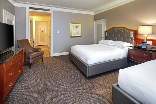 2 QUEEN BEDS EXECUTIVE FLOOR LAKEVIEW