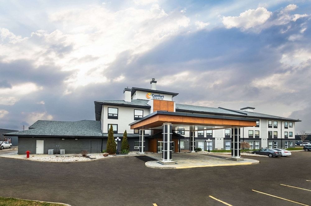 Comfort Inn And Suites2