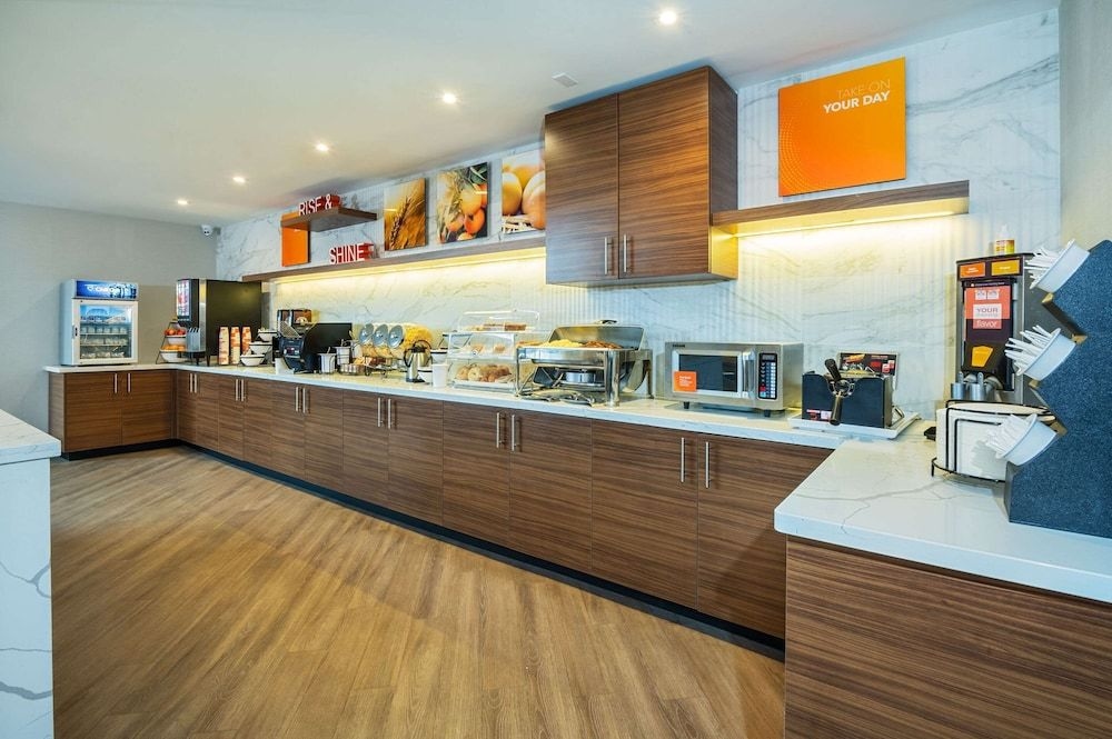 Comfort Inn And Suites4