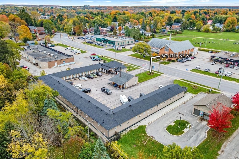 Knights Inn Owen Sound3