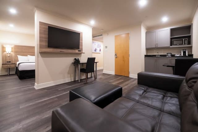 Suite, 1 King Bed